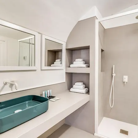 Giulia Boutique Views Pool And Guest Services